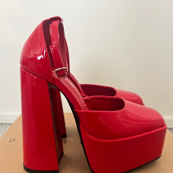 Red daisy Street Platform Heel - Picture 5 of 5
